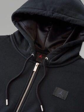 Jordan Flight Fleece
Women's Cropped Satin-Lined Hoodie